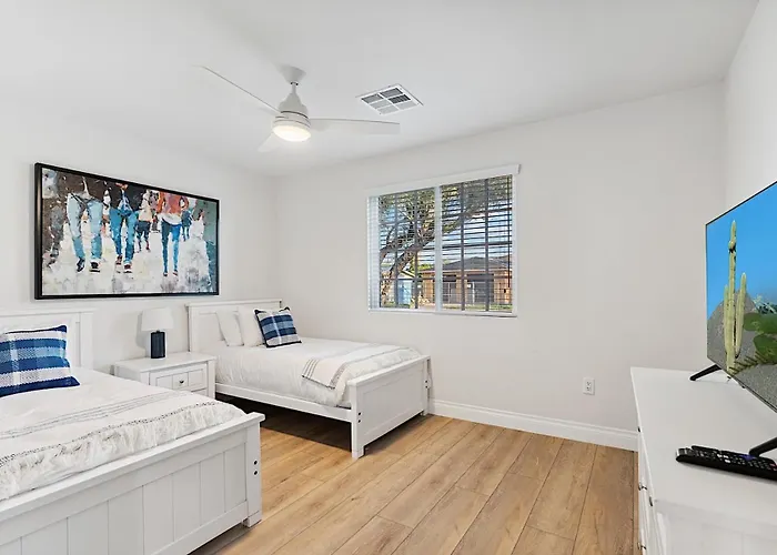 Uptown Max And Relax Holiday home Phoenix